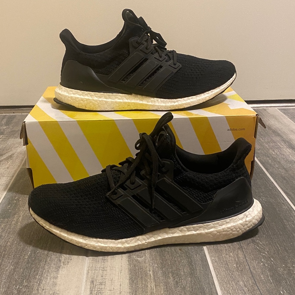 Adidas UltraBoost 4.0 DNA Running Shoes Black and White Men’s Size 11.5